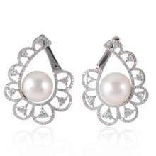 Load image into Gallery viewer, Pearl Drop Earrings