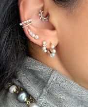 Load image into Gallery viewer, Diamond Pearl Ear Cuff