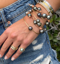 Load image into Gallery viewer, Pearl Bangle