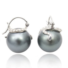 Load image into Gallery viewer, Snake Pearl Earrings