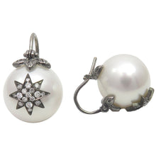 Load image into Gallery viewer, Floating Pearl Earrings