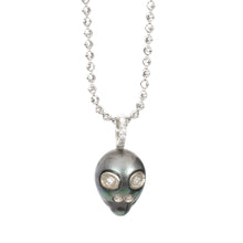 Load image into Gallery viewer, Skull Pendant