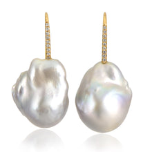 Load image into Gallery viewer, Baroque Pearl Earrings