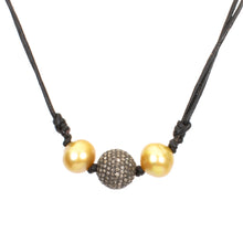 Load image into Gallery viewer, Pearl Leather Necklace