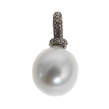 Load image into Gallery viewer, Pearl Drop Pendant