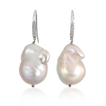 Load image into Gallery viewer, Pearl Drop Earrings