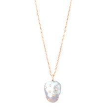 Load image into Gallery viewer, Pearl Pendant Necklace
