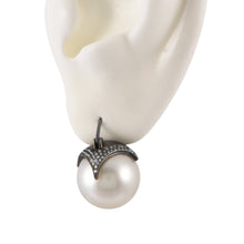 Load image into Gallery viewer, Armor Pearl Earrings