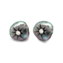 Load image into Gallery viewer, Pearl Studs