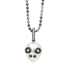 Load image into Gallery viewer, Pearl Skull Necklace
