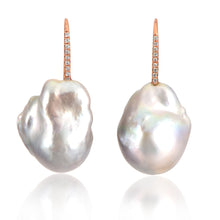 Load image into Gallery viewer, Pearl Drop Earrings