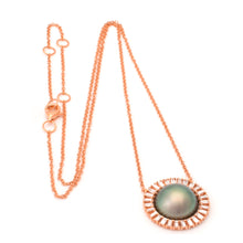 Load image into Gallery viewer, Pearl Necklace