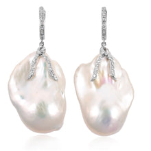 Load image into Gallery viewer, Pearl Drop Earrings