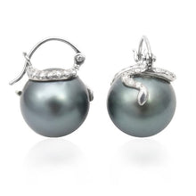 Load image into Gallery viewer, Snake Pearl Earrings