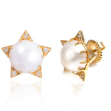 Load image into Gallery viewer, Pearl Star Studs